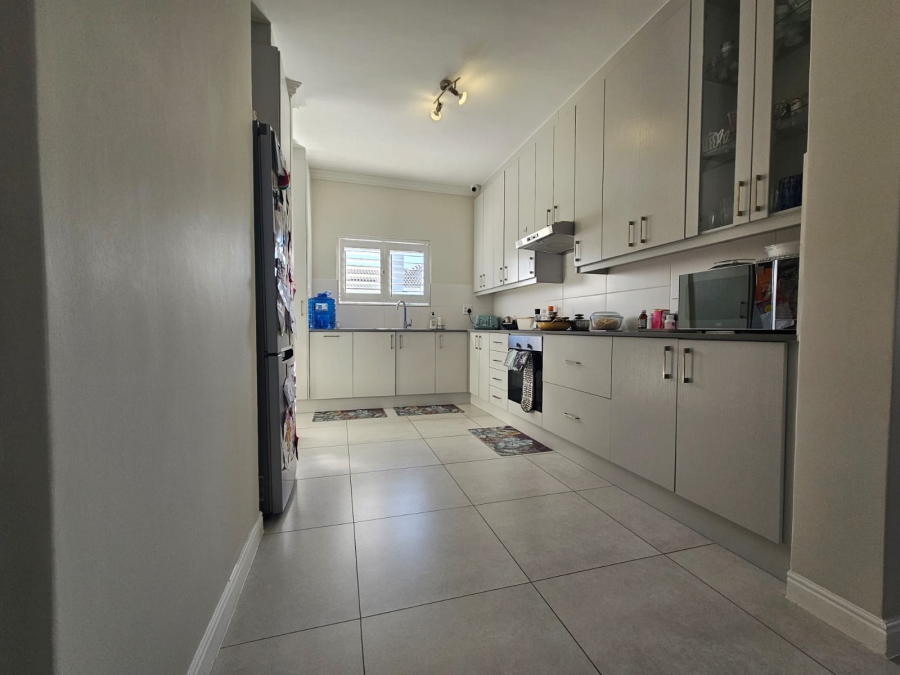 To Let 3 Bedroom Property for Rent in Sunningdale Western Cape
